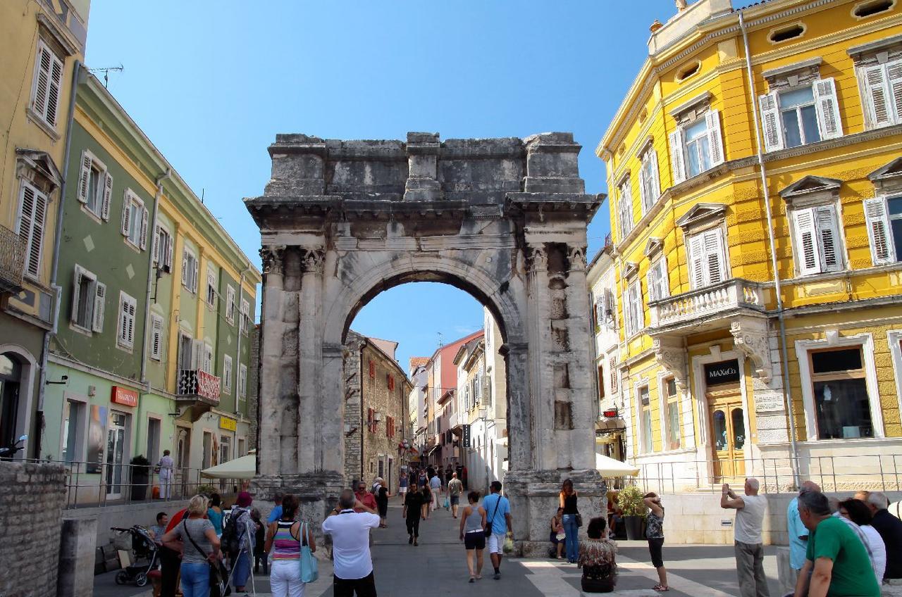 Subcastrum Apartments Pula Extérieur photo
