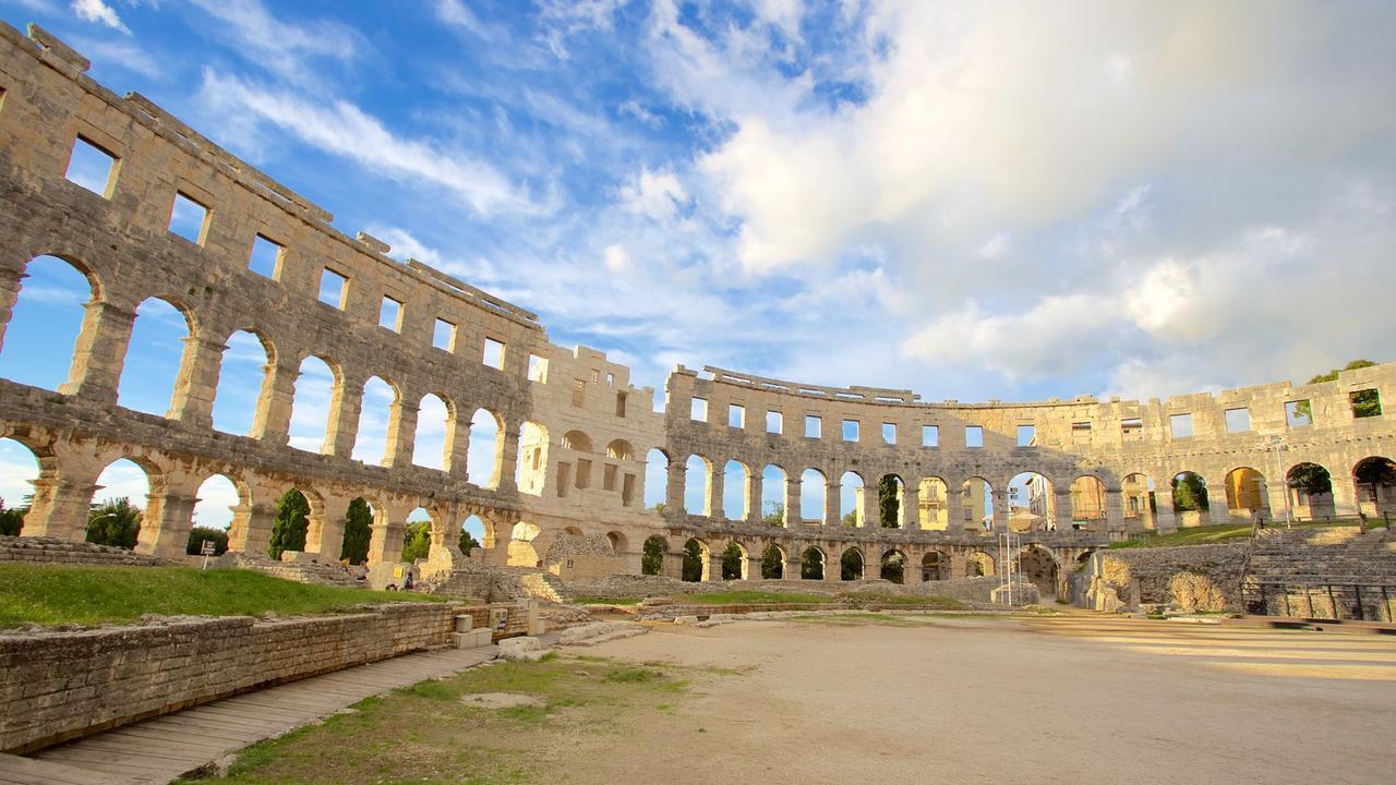 Subcastrum Apartments Pula Extérieur photo